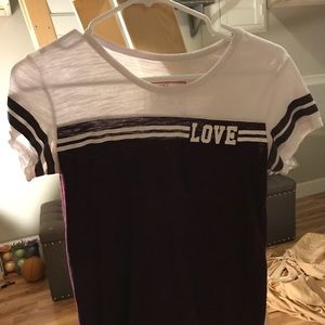 Maroon love t-shirt